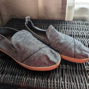 Toms Women's denim blue Slip-On Sneakers